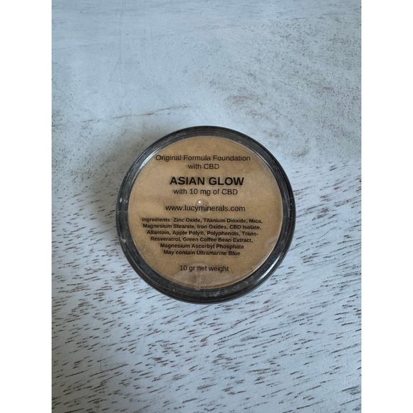 Lucy Minerals Powder Foundation 10g - Picture 1 of 4